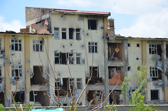 Yüksekova'ya dönen vatandaşlar enkaz yığını ile karşılaştı - 30-05-2016 - Galeri 114