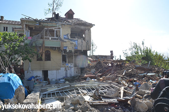 Yüksekova'ya dönen vatandaşlar enkaz yığını ile karşılaştı - 30-05-2016 - Galeri 33