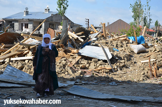 Yüksekova'ya dönen vatandaşlar enkaz yığını ile karşılaştı - 30-05-2016 - Galeri 36