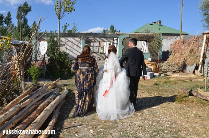 Yüksekova'da yıkıntılar arasında düğün - foto - 16-09-2016 25