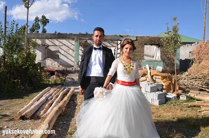 Yüksekova'da yıkıntılar arasında düğün - foto - 16-09-2016 26
