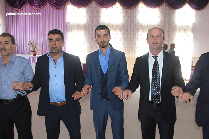 Özdemir ailesinin Yüksekova'daki düğün töreninden fotoğraflar 15