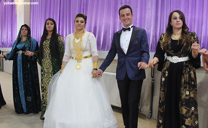 Özdemir ailesinin Yüksekova'daki düğün töreninden fotoğraflar 22