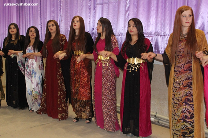 Özdemir ailesinin Yüksekova'daki düğün töreninden fotoğraflar 24