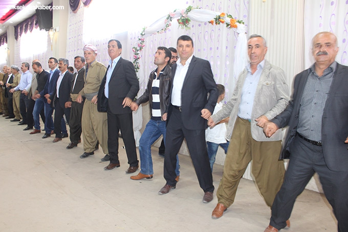 Özdemir ailesinin Yüksekova'daki düğün töreninden fotoğraflar 25