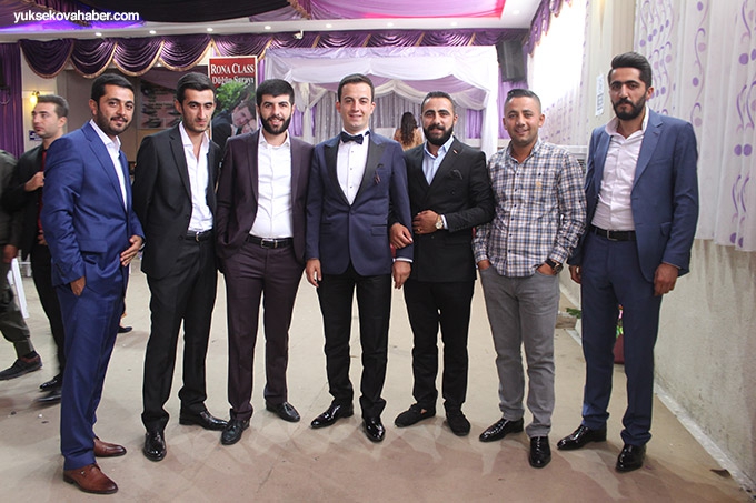 Özdemir ailesinin Yüksekova'daki düğün töreninden fotoğraflar 30