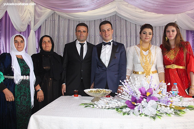 Özdemir ailesinin Yüksekova'daki düğün töreninden fotoğraflar 34