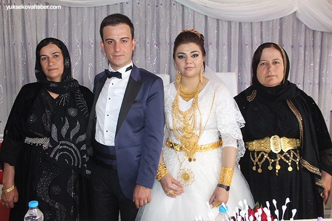 Özdemir ailesinin Yüksekova'daki düğün töreninden fotoğraflar 49