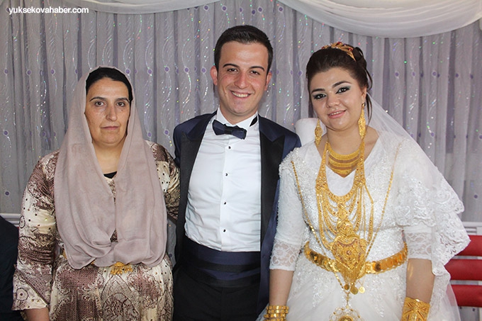 Özdemir ailesinin Yüksekova'daki düğün töreninden fotoğraflar 51