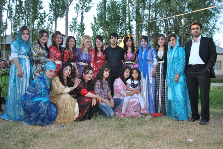 Yüksekova Düğünleri (27.06 2010) 100