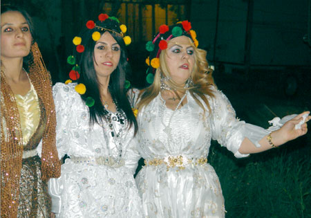 Yüksekova Düğünleri (27.06 2010) 134