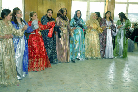Yüksekova Düğünleri (27.06 2010) 154
