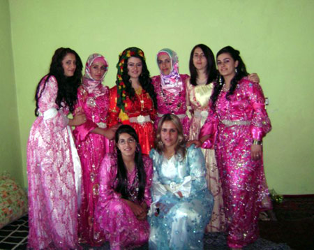 Yüksekova Düğünleri (27.06 2010) 159