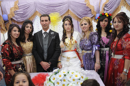 Yüksekova Düğünleri (27.06 2010) 28