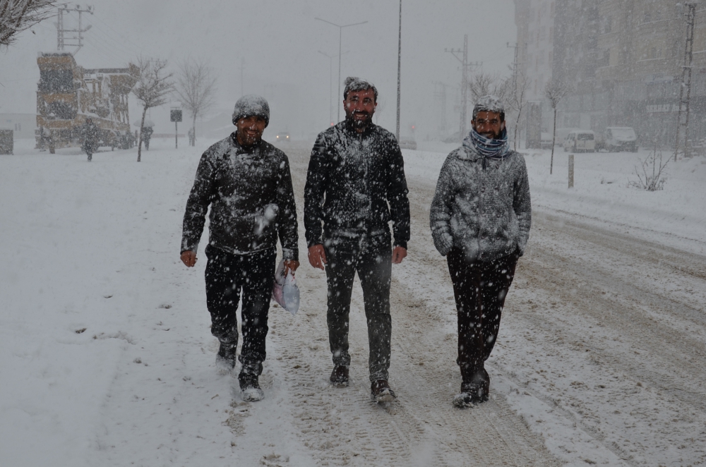 Yüksekova'da kar yağışı - 14-12-2016 - Fotoğraflar 5
