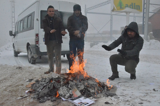 Yüksekova'da aşırı soğuklar hayatı felç etti - haber fotoğrafları 10