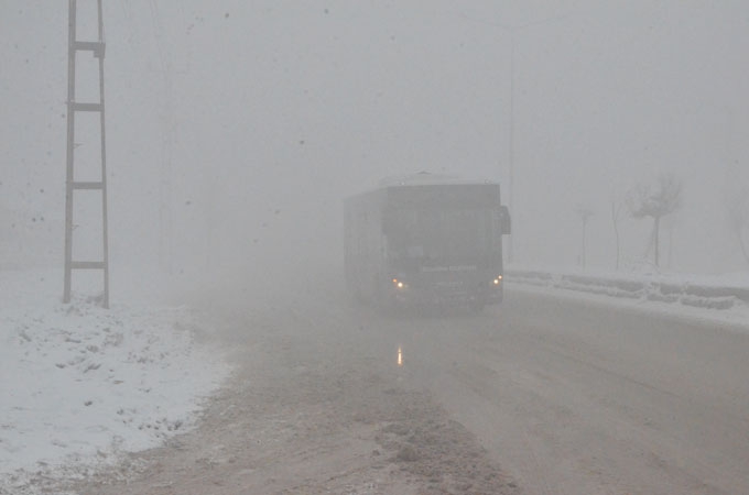 Yüksekova'da aşırı soğuklar hayatı felç etti - haber fotoğrafları 3