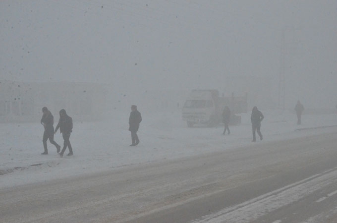Yüksekova'da aşırı soğuklar hayatı felç etti - haber fotoğrafları 6