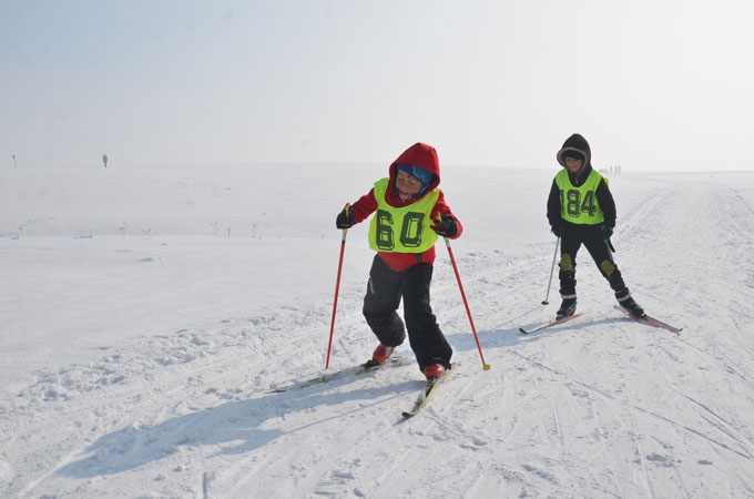 Yüksekova'da kayak yarışması 6