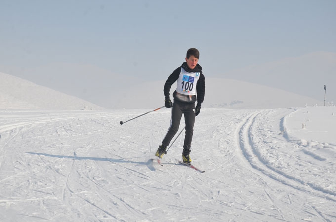 Yüksekova'da kayak yarışması 9