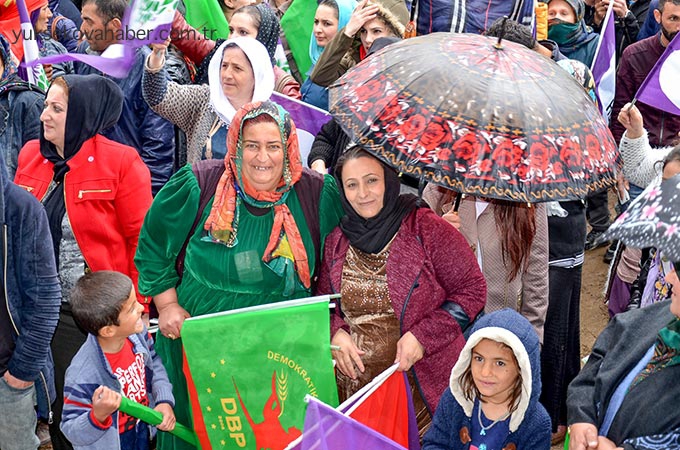 HDP'nin Yüksekova mitinginden fotoğraflar 9