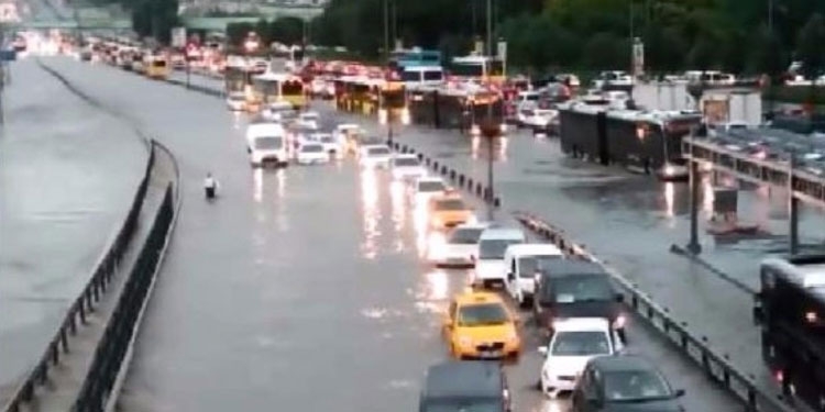 Fotoğraflarla İstanbul’daki sel felaketi 13