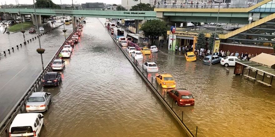 Fotoğraflarla İstanbul’daki sel felaketi