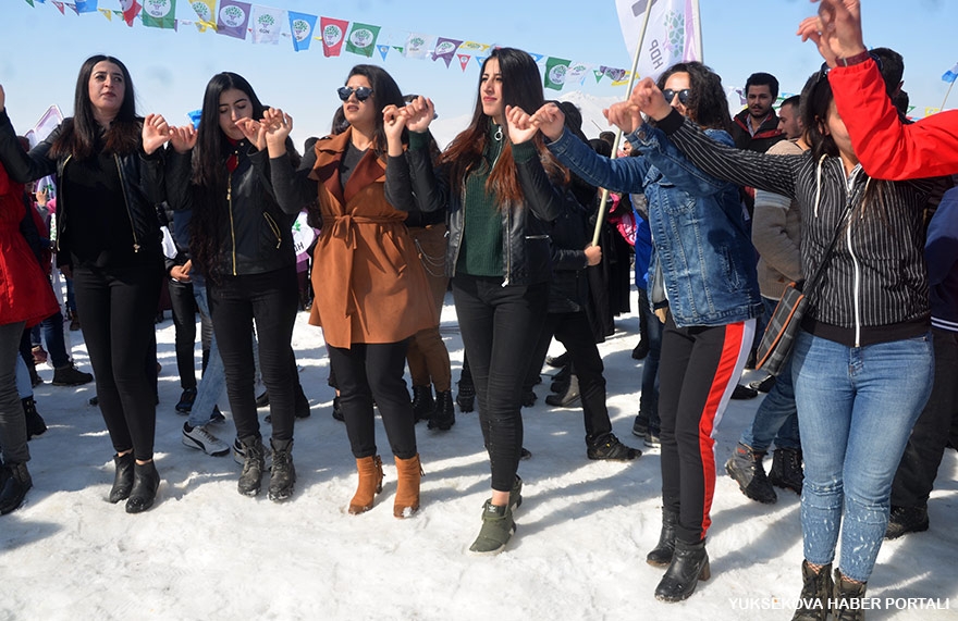 Yüksekova'da Newroz kutlaması 15