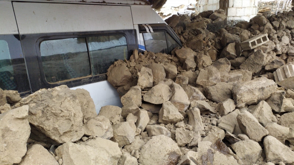 Başkale'de depremin yıktığı köylerden fotoğraflar 4