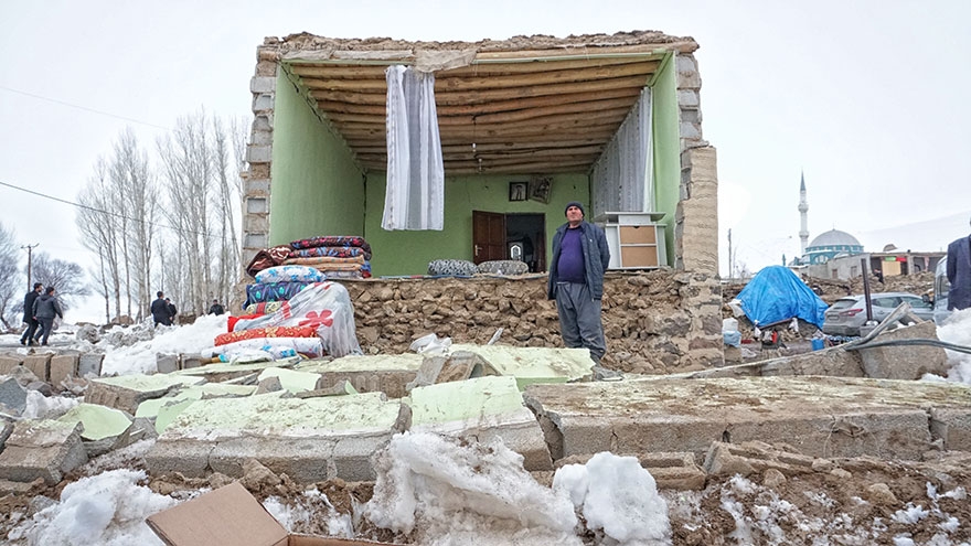 Başkale'deki Deprem bölgesinden fotoğraflar 13