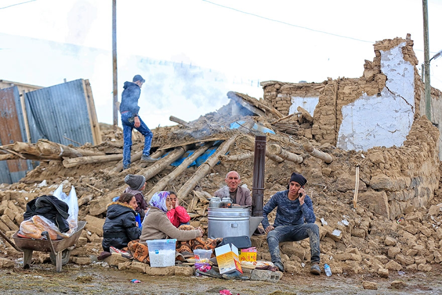 Başkale'deki Deprem bölgesinden fotoğraflar 5