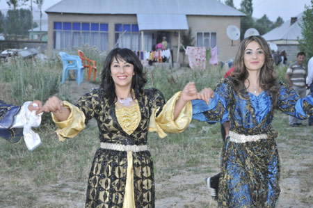 Yüksekova Düğünleri (25.07.2010) 70