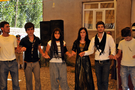 Yüksekova Düğünleri (01.08.2010) 152
