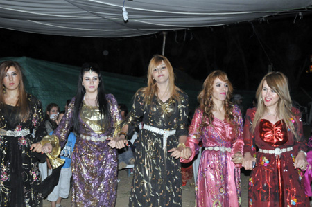 Yüksekova Düğünleri (01.08.2010) 38