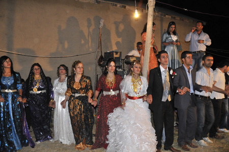 Yüksekova Düğünleri (01.08.2010) 43