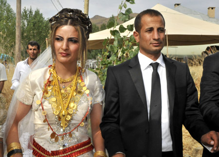Yüksekova Düğünleri (08.08.2010) 112