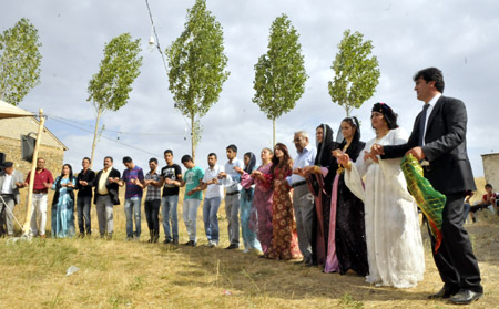 Yüksekova Düğünleri (08.08.2010) 21