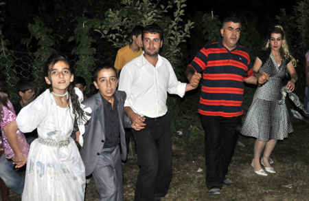 Yüksekova Düğünleri (08.08.2010) 35