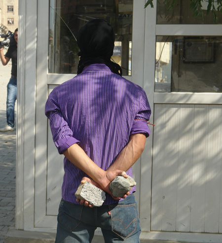 Şemdinli'de Yürüyüş Sonrasında yaşanan gerginlikten kareler - 09-08-2010 15