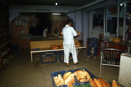Hakkari'de ramazanın ilk günü iftar telaşından fotoğraflar 9