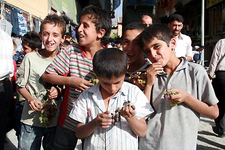 Hakkari'de 2010 Ramazan bayramı arifesinden fotoğraflar 31