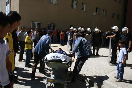 Hakkari'de patlama: 10 ÖLÜ 14