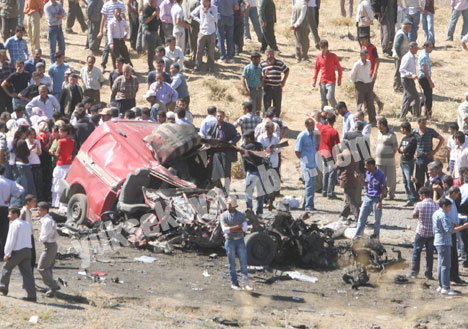 Hakkari'de patlama: 10 ÖLÜ 2