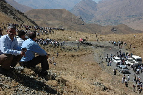 Hakkari'de patlama: 10 ÖLÜ 63