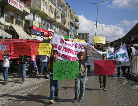 Şemdinli'de TZP Kurdî-Der Boykot çağrısı yaptı 25