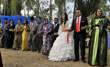Yüksekova Düğünleri (26.09.2010) 143