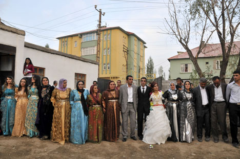 Yüksekova Düğünleri (26.09.2010) 186