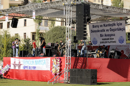 Hakkari'de 'Barış' konseri 40