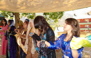 9-10 Ekim 2010 - Şemdinli Düğünlerinden fotoğraflar 40