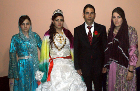 Yüksekova Düğünleri - Foto Galeri - 24.10.2010 138